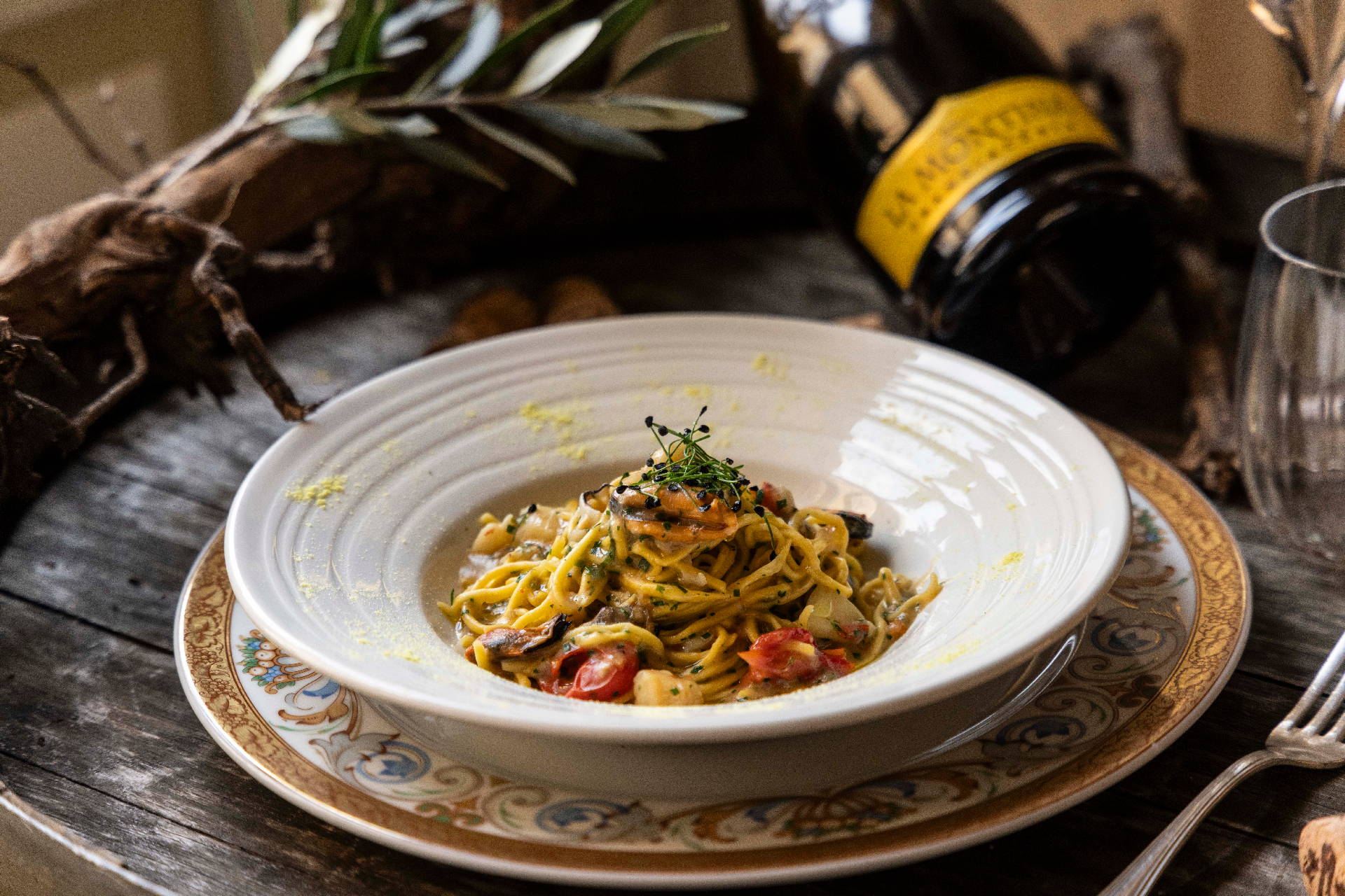 Spaghetti  alla chitarra con ragù di mare