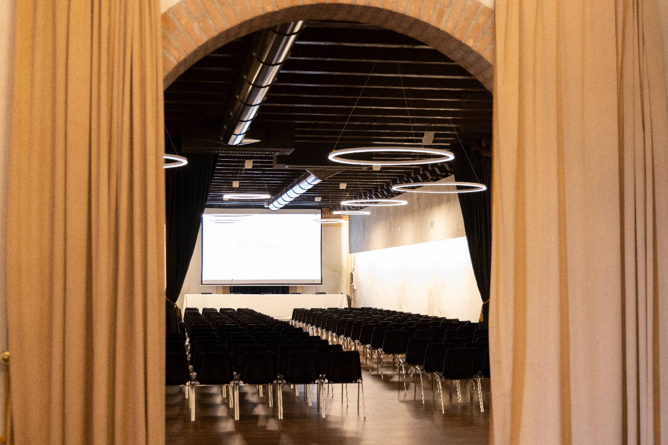 Centro Congressi di Villa Baiana adiacente a cantina Montina