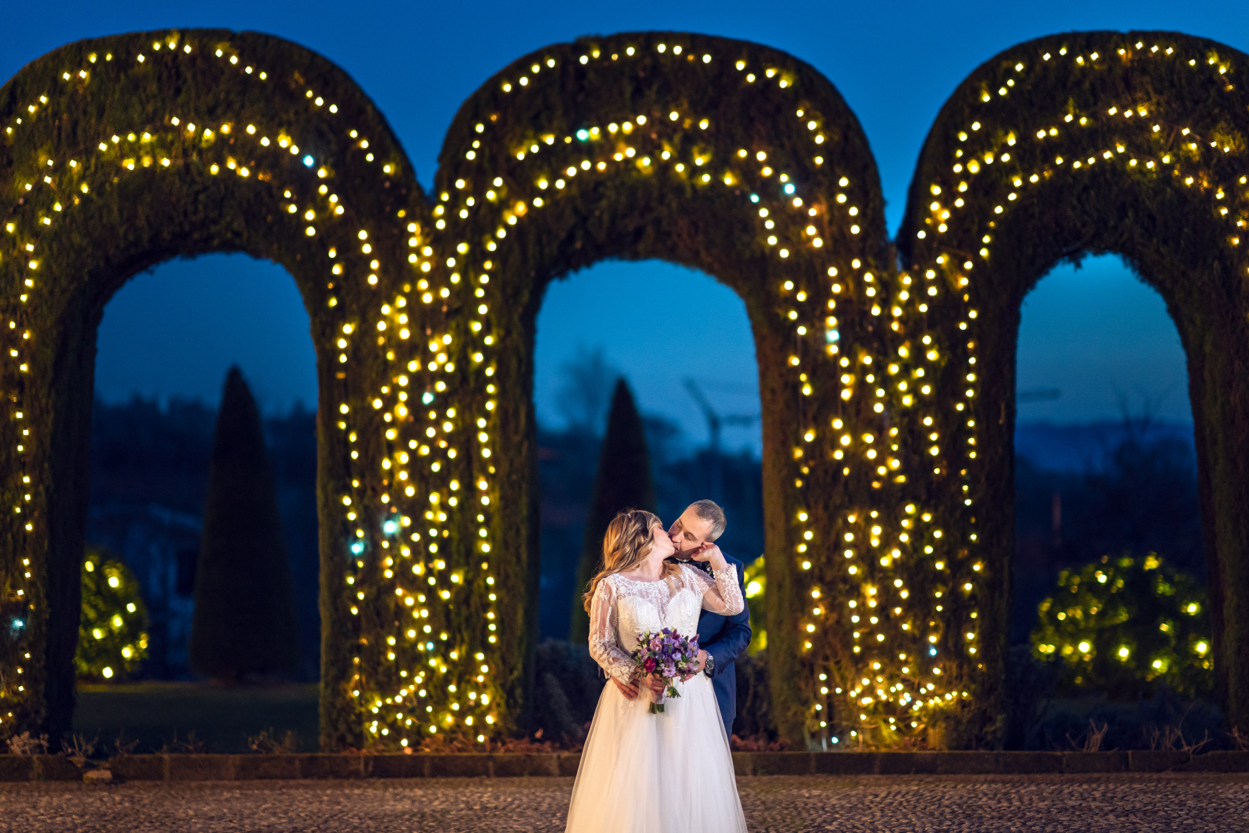 036_fotografo-matrimonio-wedding-reportage-ritratto-sposi-luce-blu-giardini-villa-baiana-franciacorta-brescia